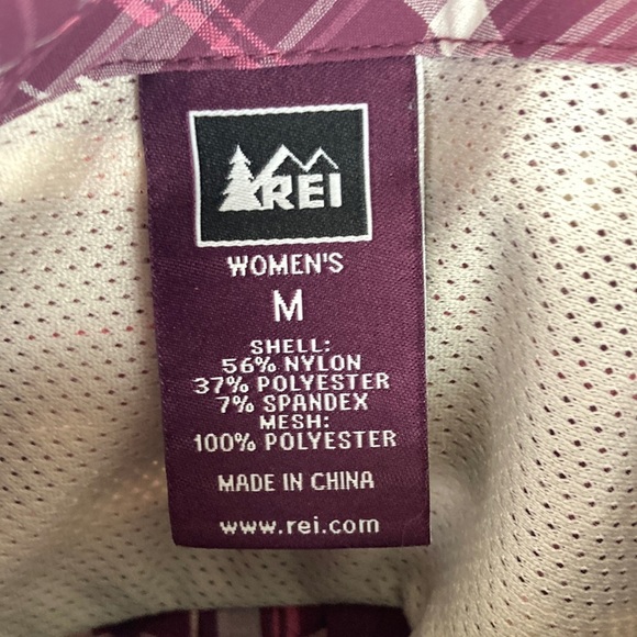 REI Outdoor Quick Drying Snap-Up Shirt with Hidden Zipper Pocket - Picture 10 of 11